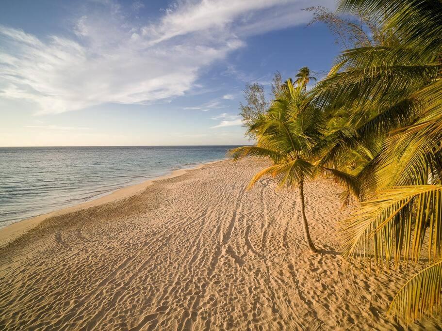 Villa Blu Beachfront Luxury Villa