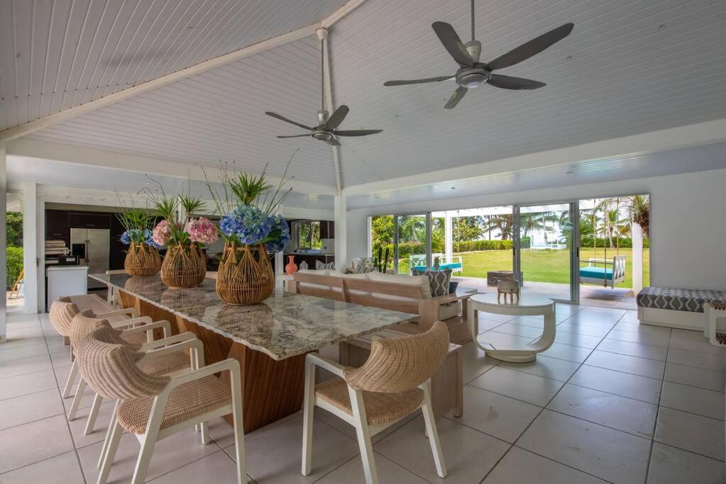 Villa Blu Beachfront Luxury Villa