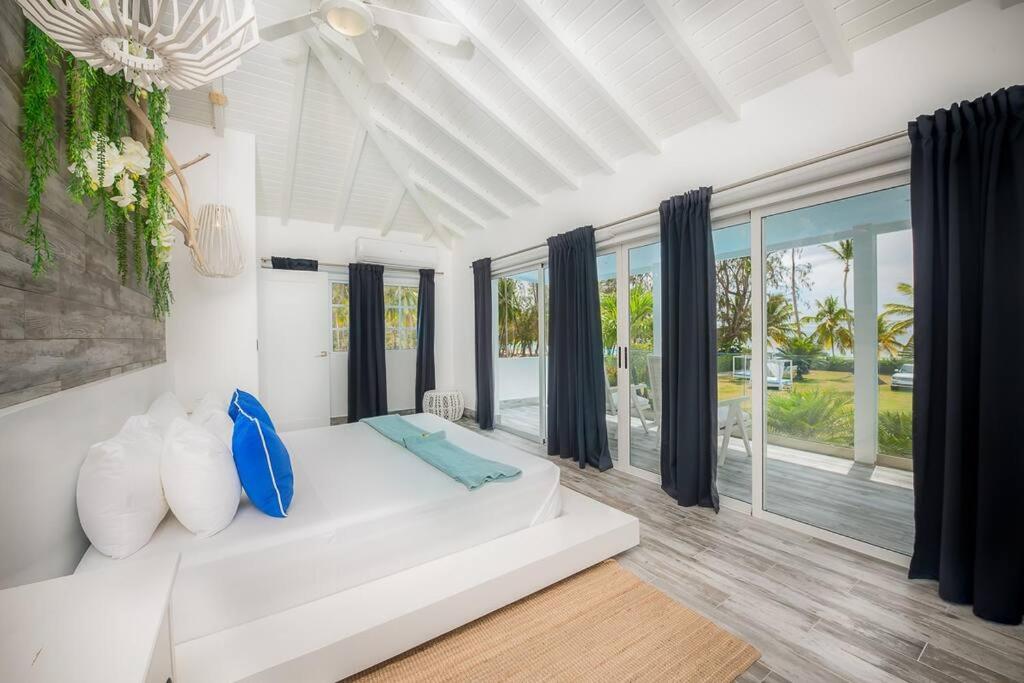 Villa Blu Beachfront Luxury Villa