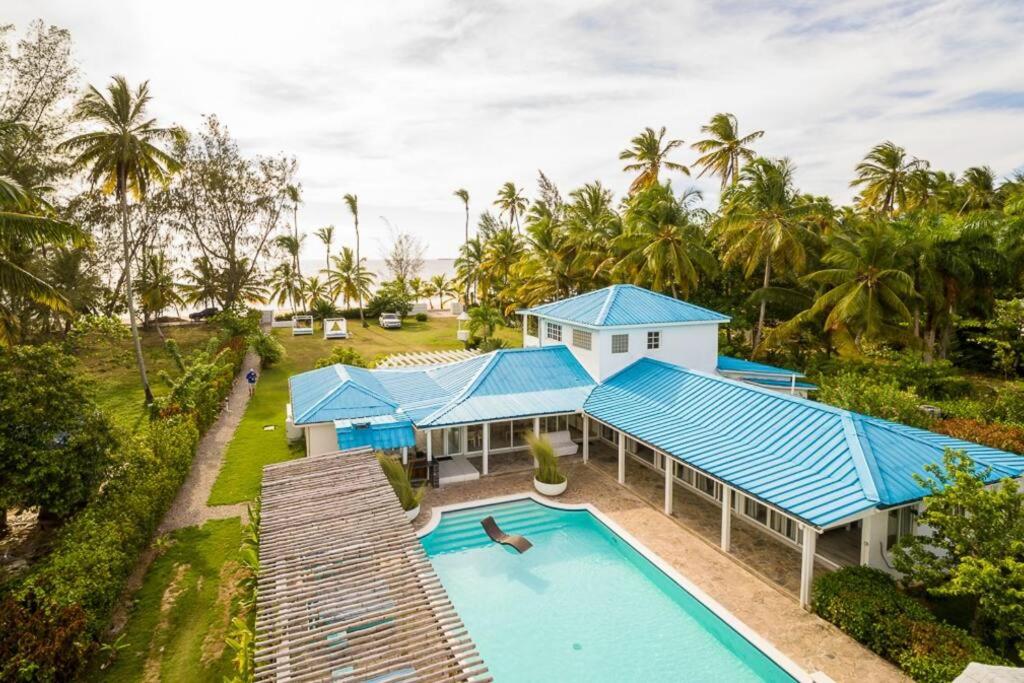 Villa Blu Beachfront Luxury Villa