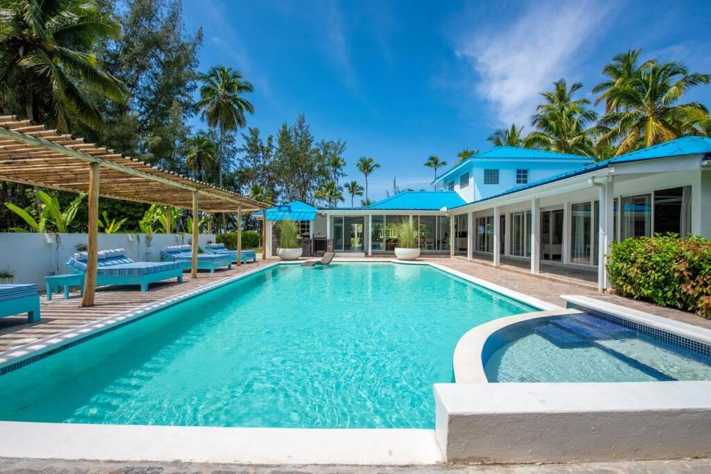 Villa Blu Beachfront Luxury Villa