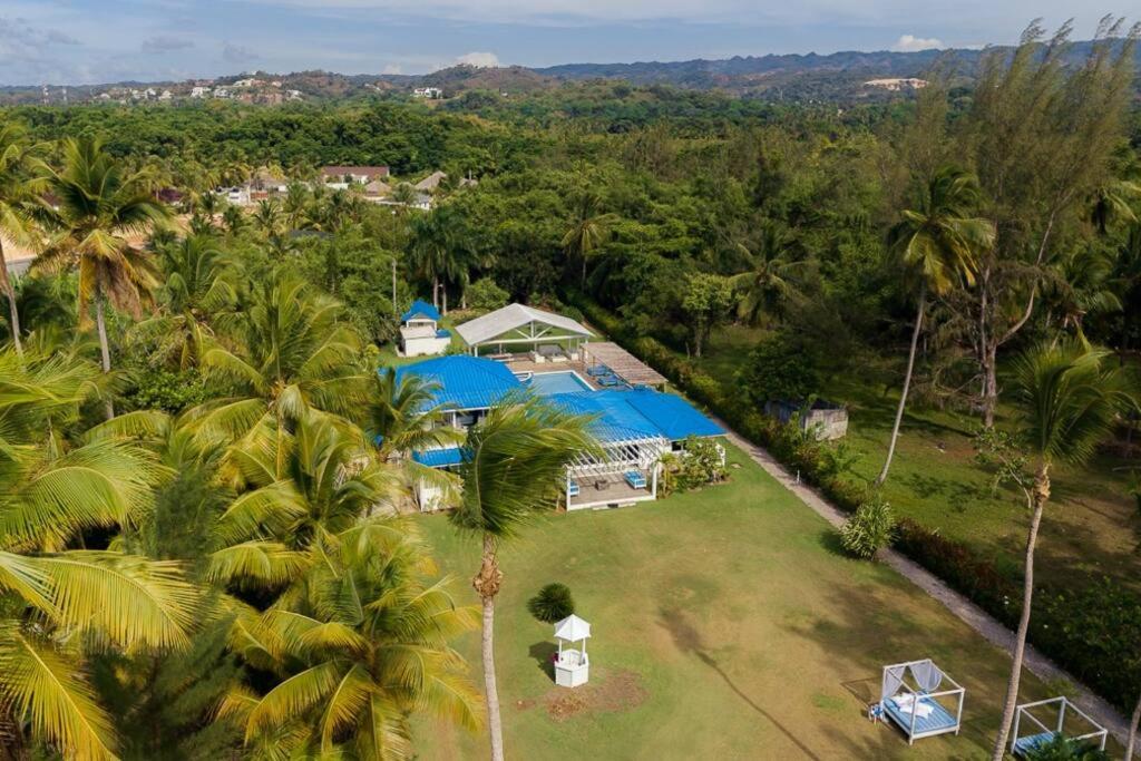 Villa Blu Beachfront Luxury Villa