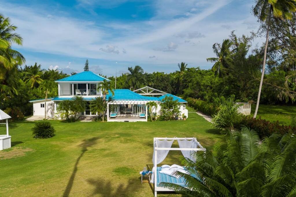 Villa Blu Beachfront Luxury Villa