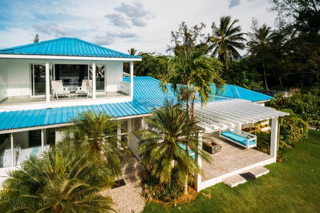 Villa Blu Beachfront Luxury Villa