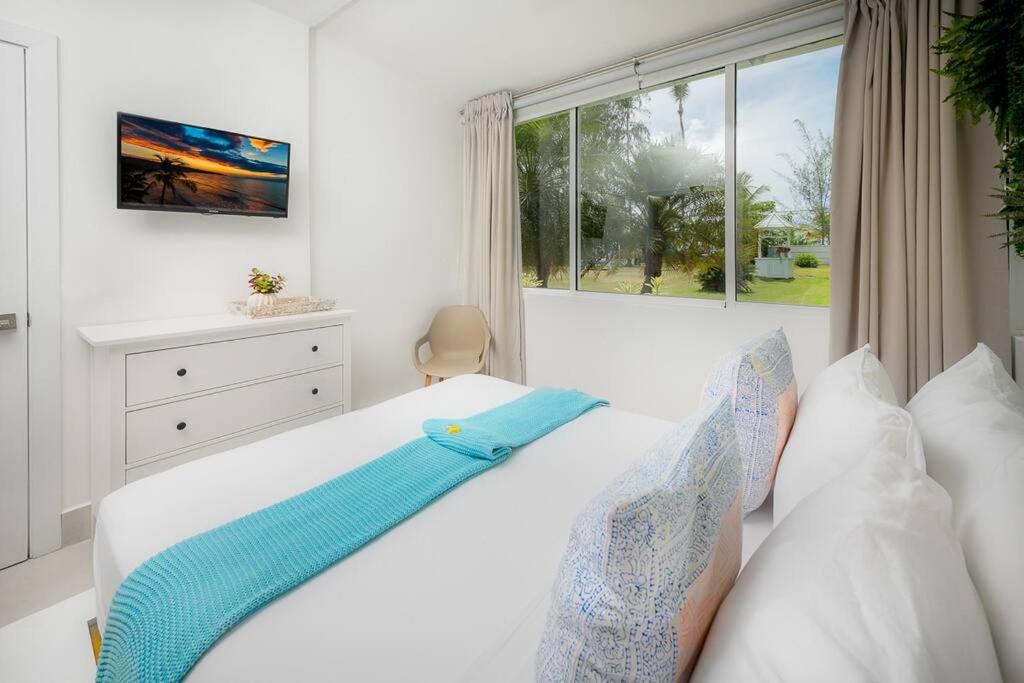 Villa Blu Beachfront Luxury Villa