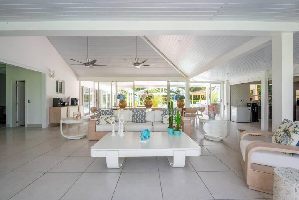 Villa Blu Beachfront Luxury Villa