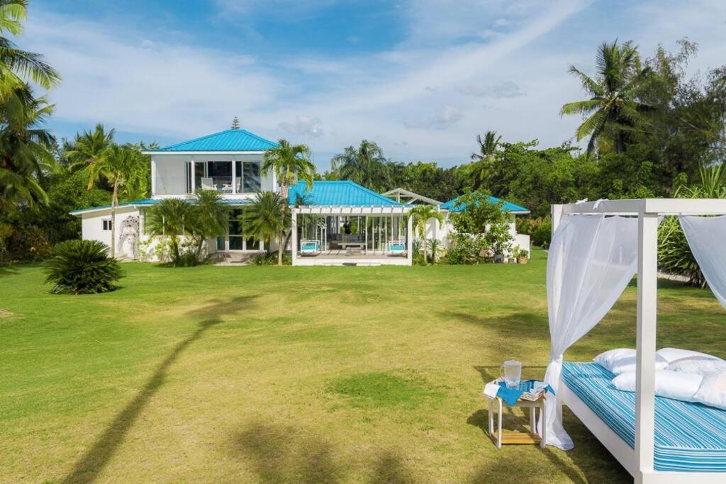 Villa Blu Beachfront Luxury Villa