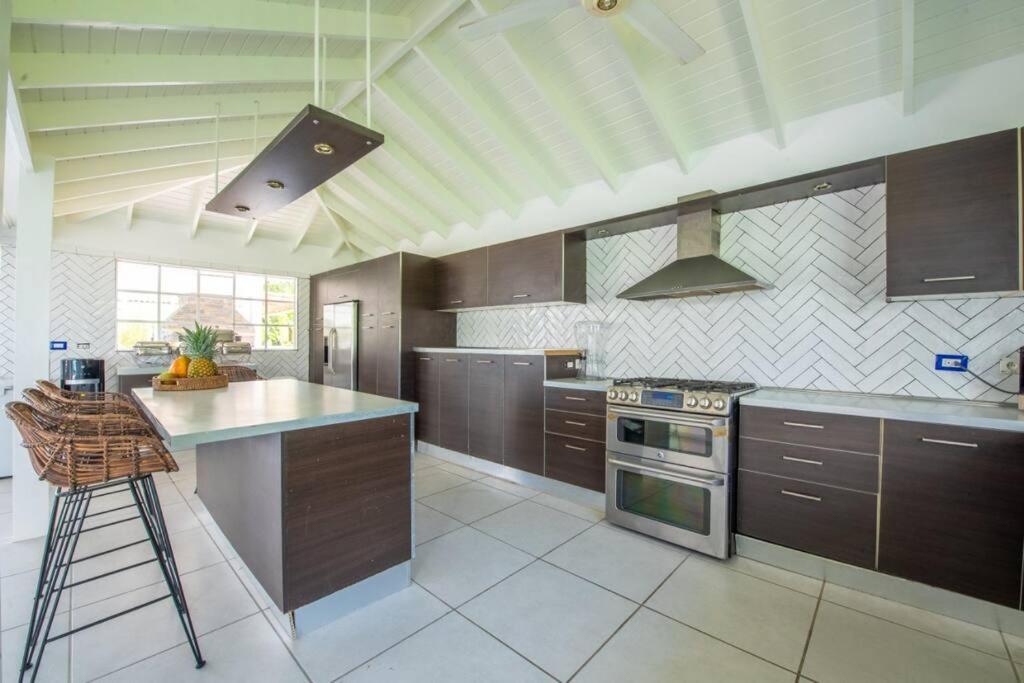 Villa Blu Beachfront Luxury Villa