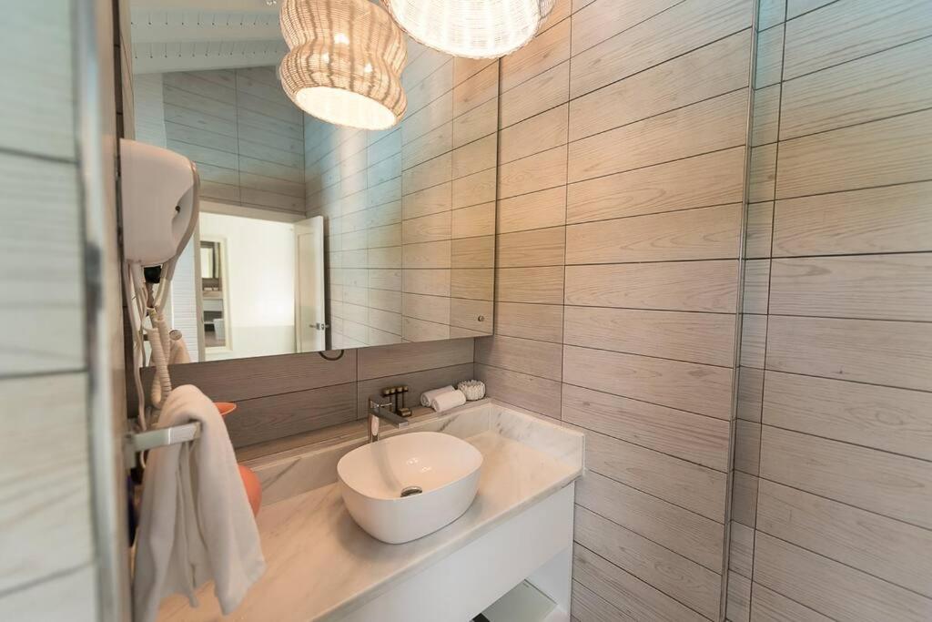 Villa Blu Beachfront Luxury Villa