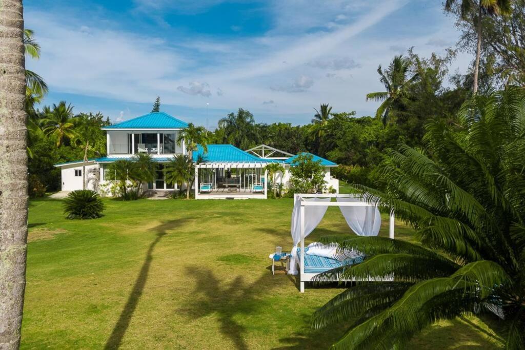 Villa Blu Beachfront Luxury Villa