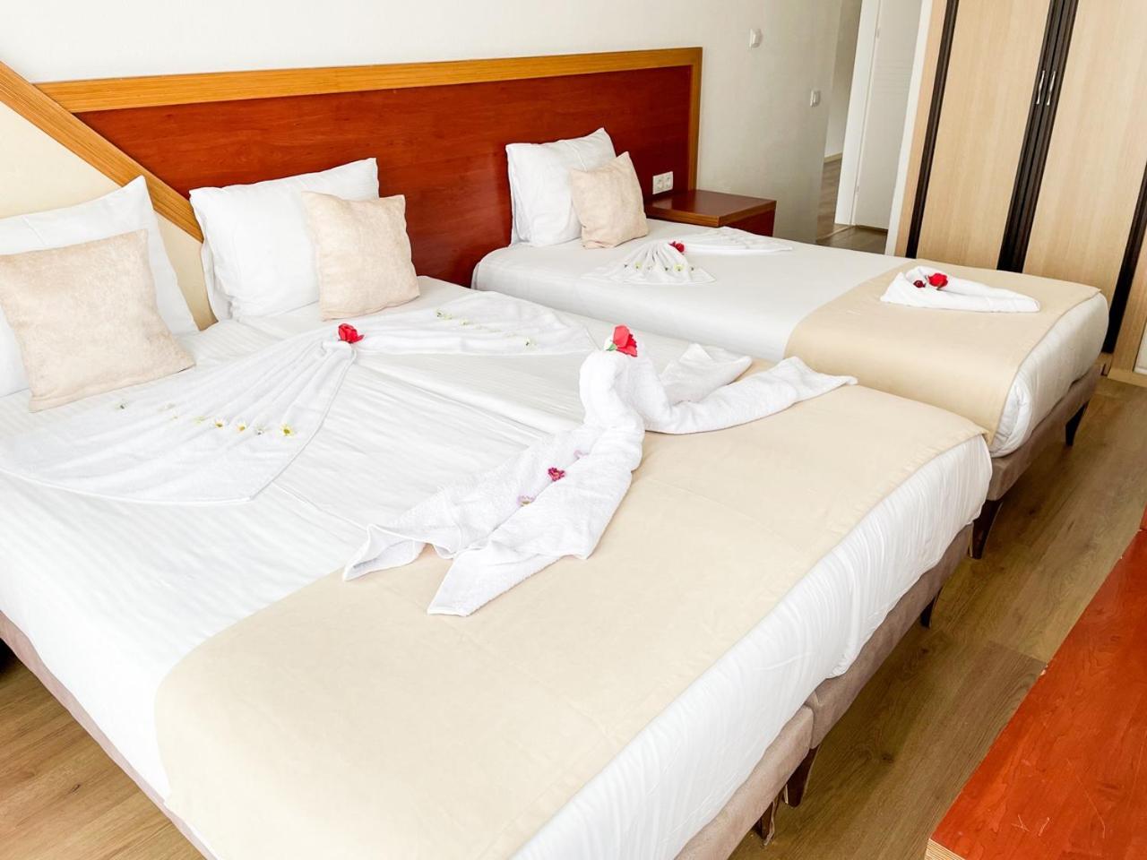 Far Life Hotel - Image 58