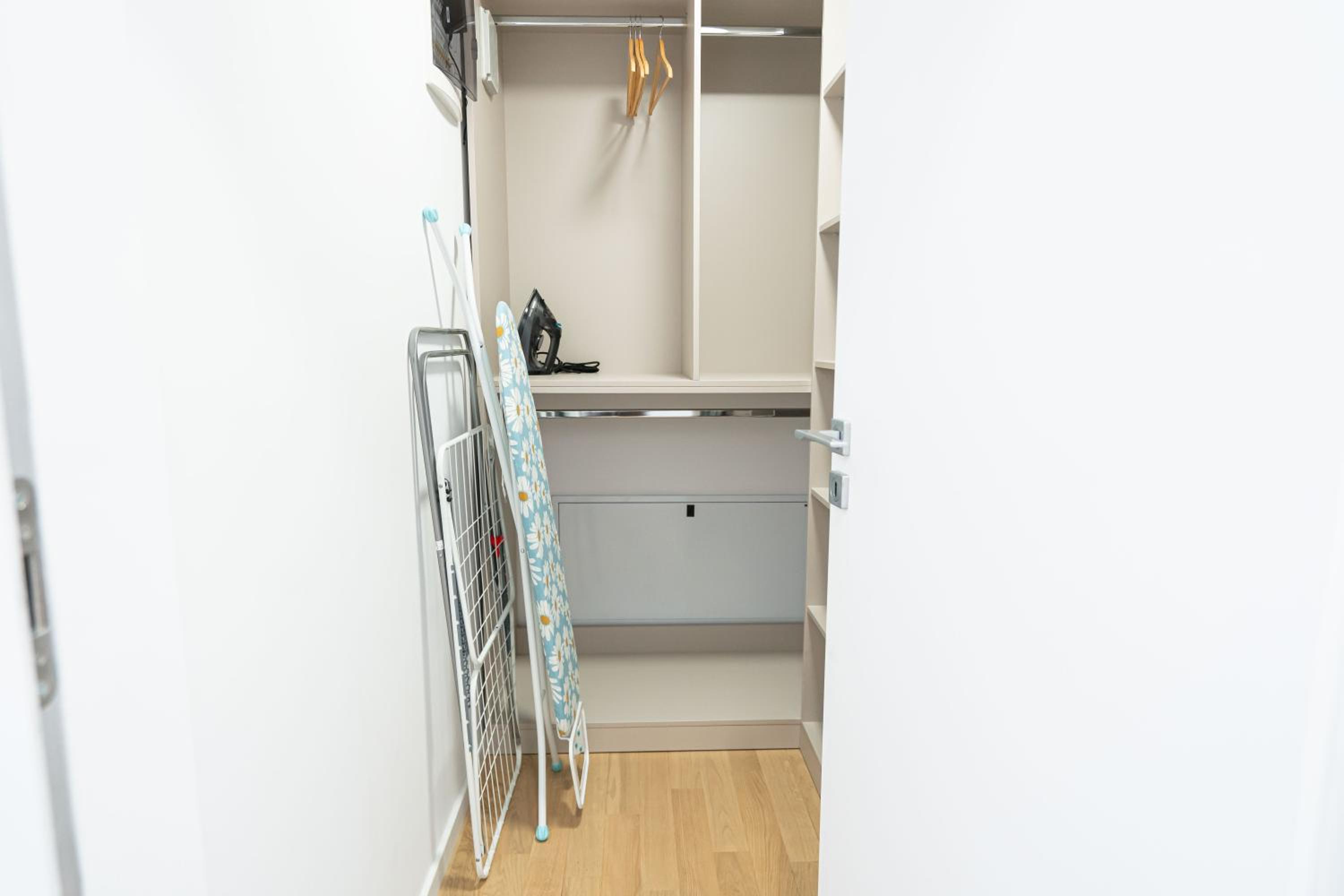 IRYS APARTMENT