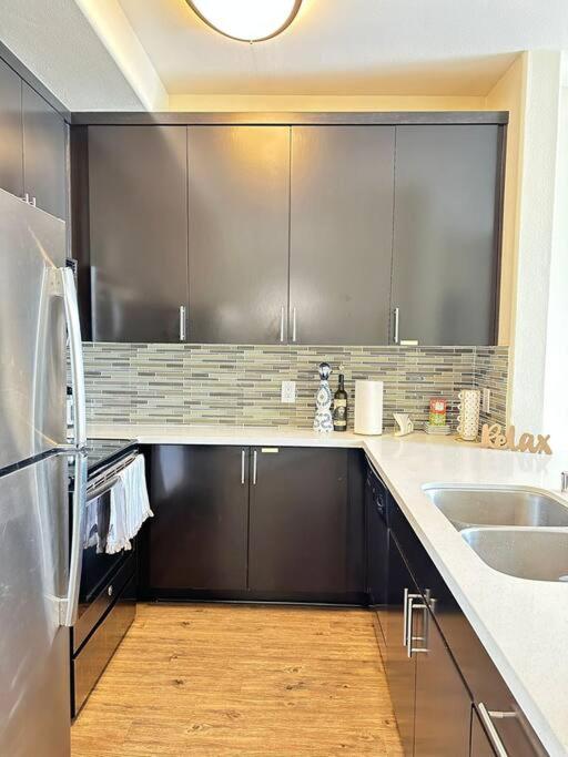 Marina Del Rey Apartment Luxury pool, gym, parking, BBQ