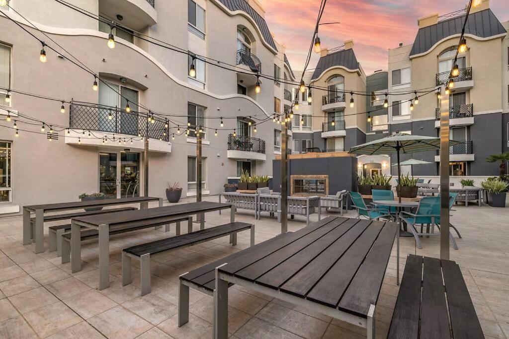 Marina Del Rey Apartment Luxury pool, gym, parking, BBQ