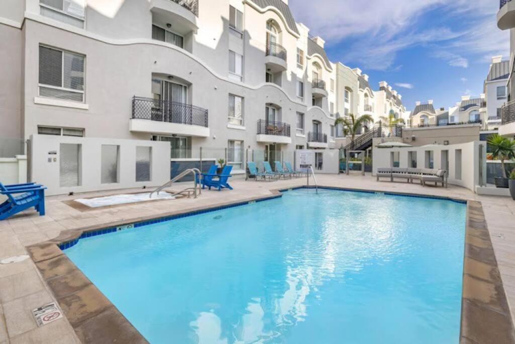 Marina Del Rey Apartment Luxury pool, gym, parking, BBQ