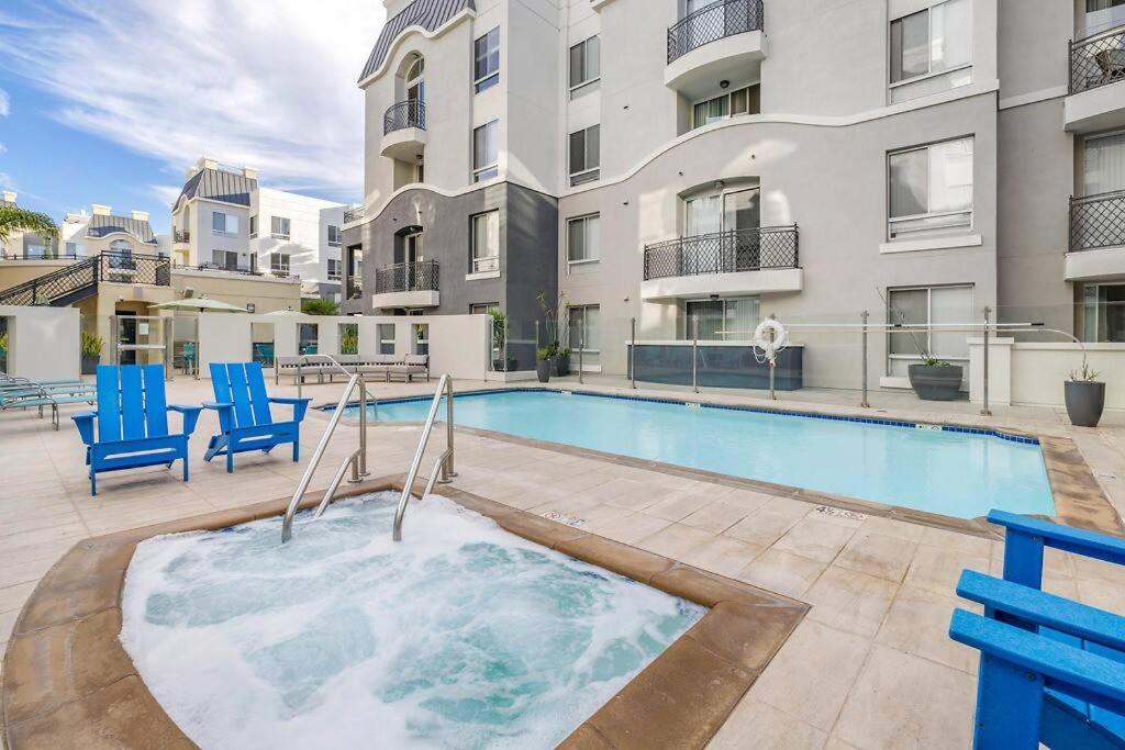Marina Del Rey Apartment Luxury pool, gym, parking, BBQ