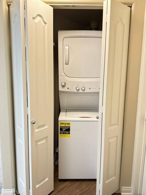 Marina Del Rey Apartment Luxury pool, gym, parking, BBQ