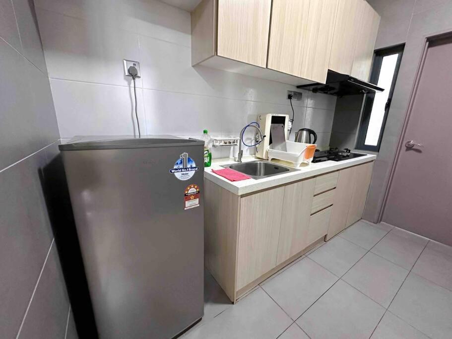 Amerin Residence Balakong 5pax 3R2B photo 2