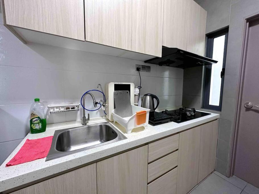 Amerin Residence Balakong 5pax 3R2B photo 3