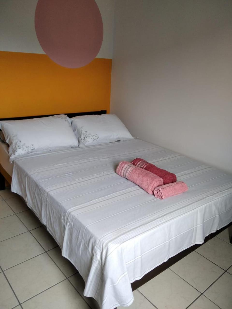 Apartamento a 50m da praia da Enseada - 3 quartos