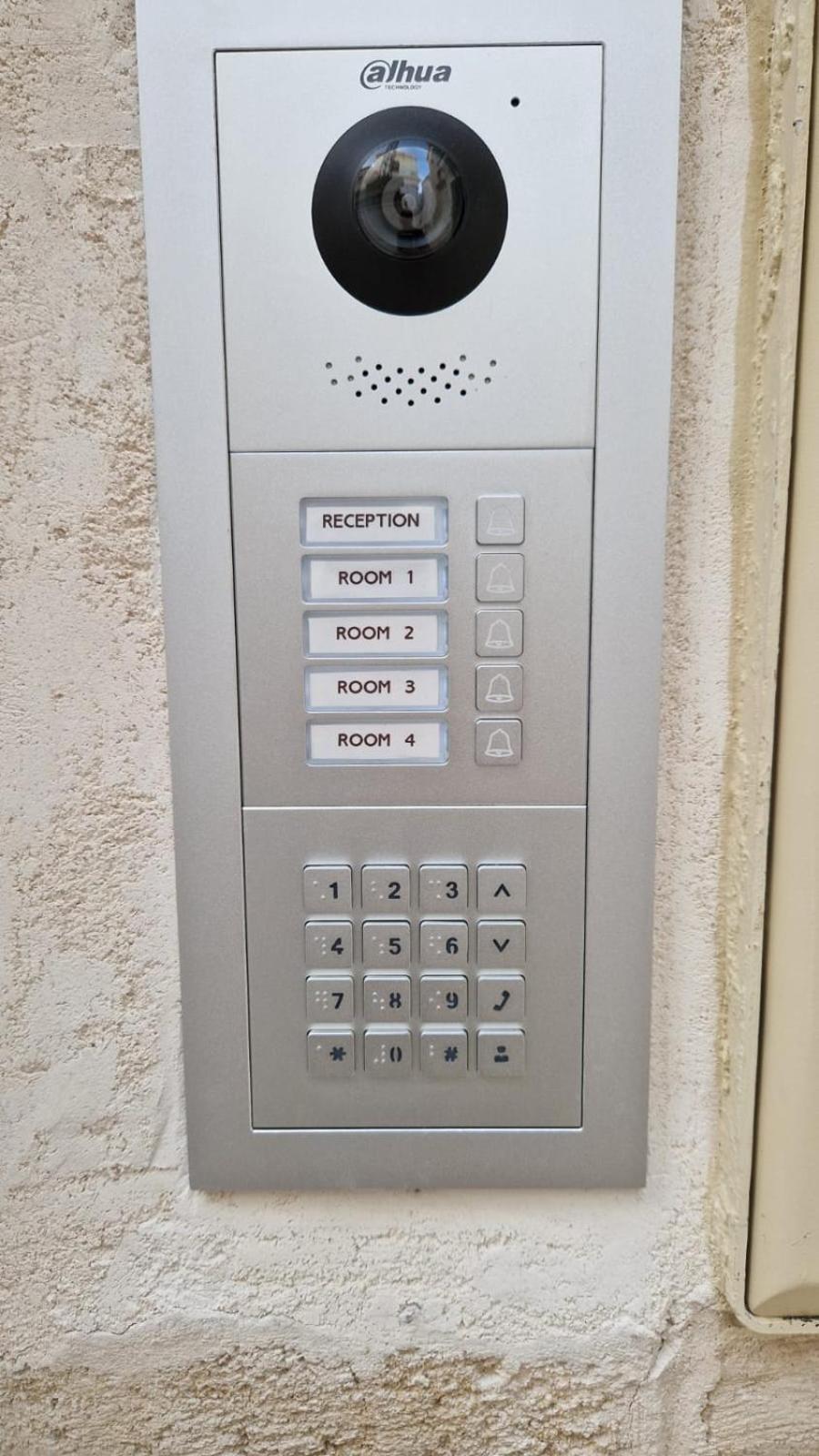 Iris Apartments