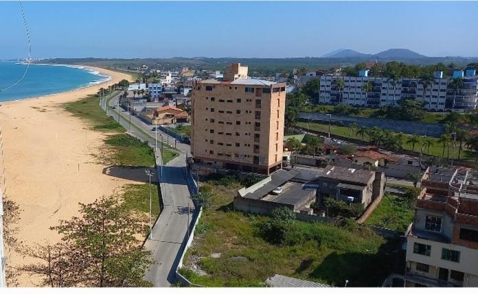 Guarapari com elevador, reformado, Wi-Fi, TV com Smart, vista livre e estacionamento