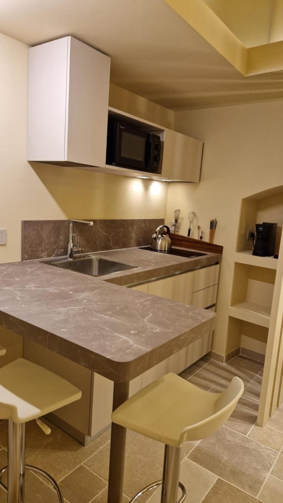 Iris Apartments
