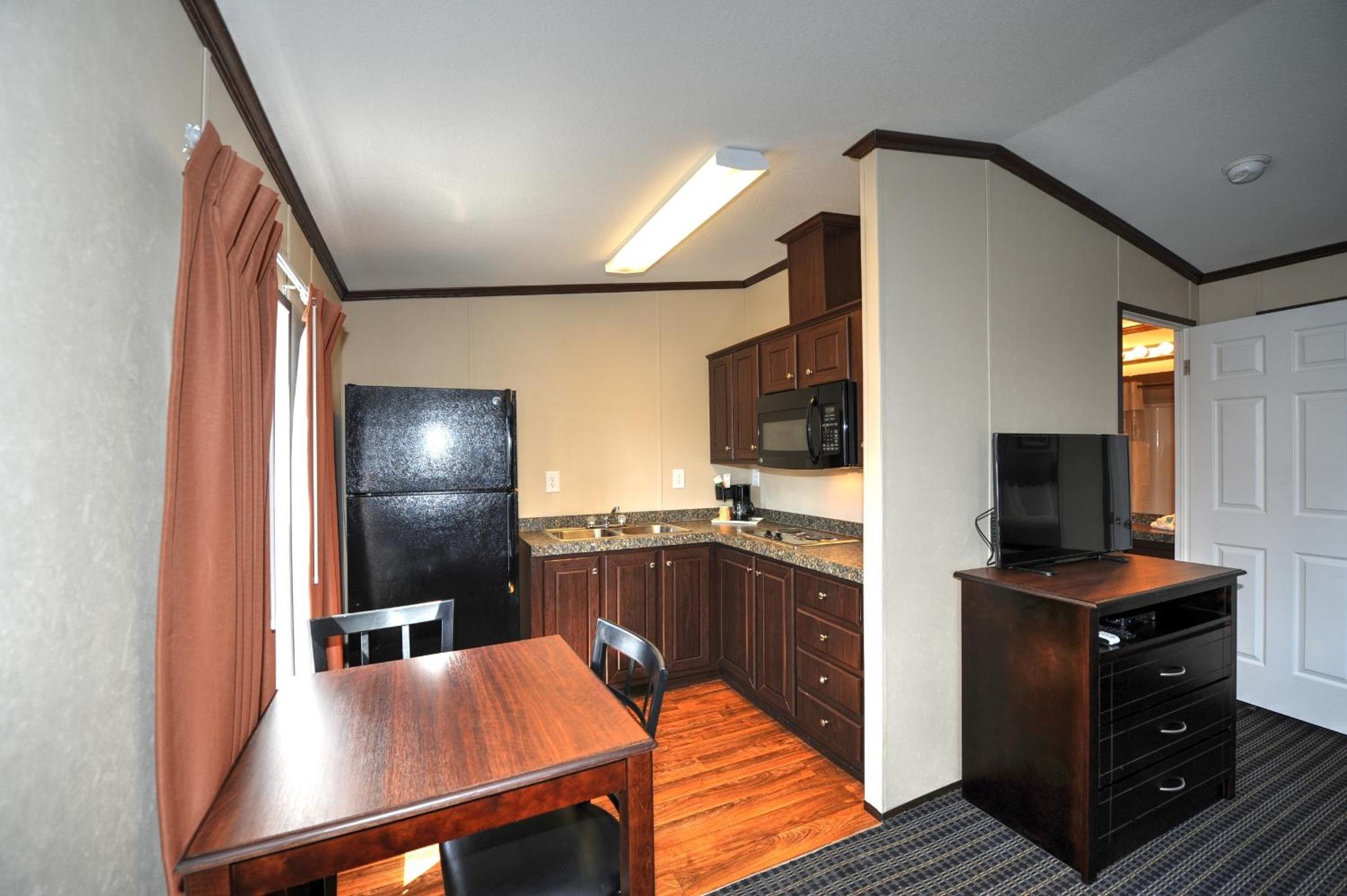 Instalodge Hotel and Suites Karnes City