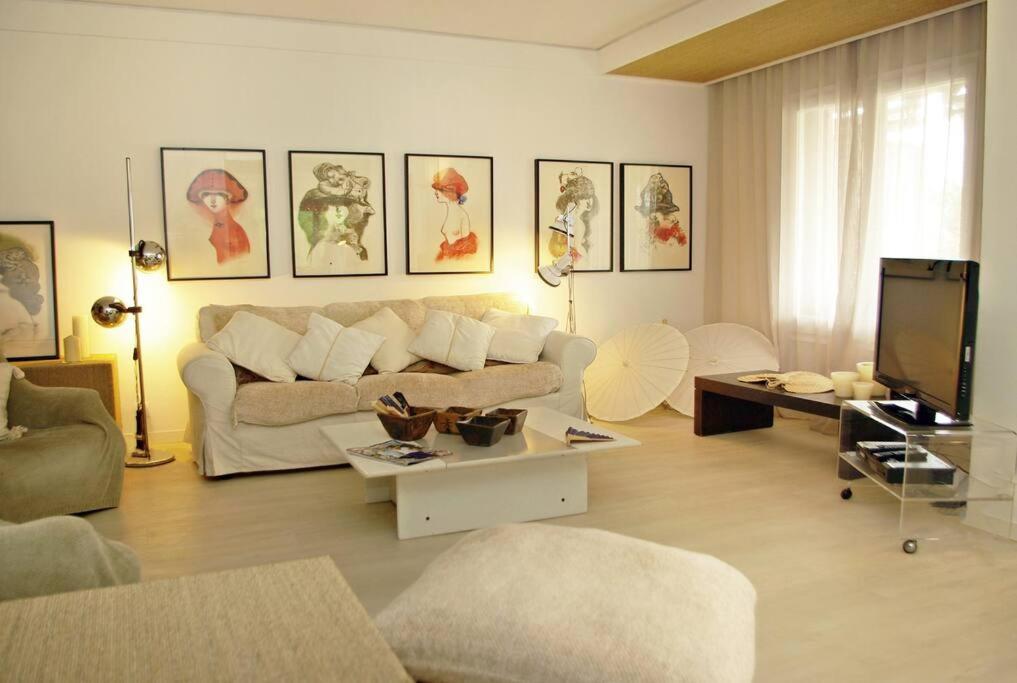 Beach apartment overseeing the sea