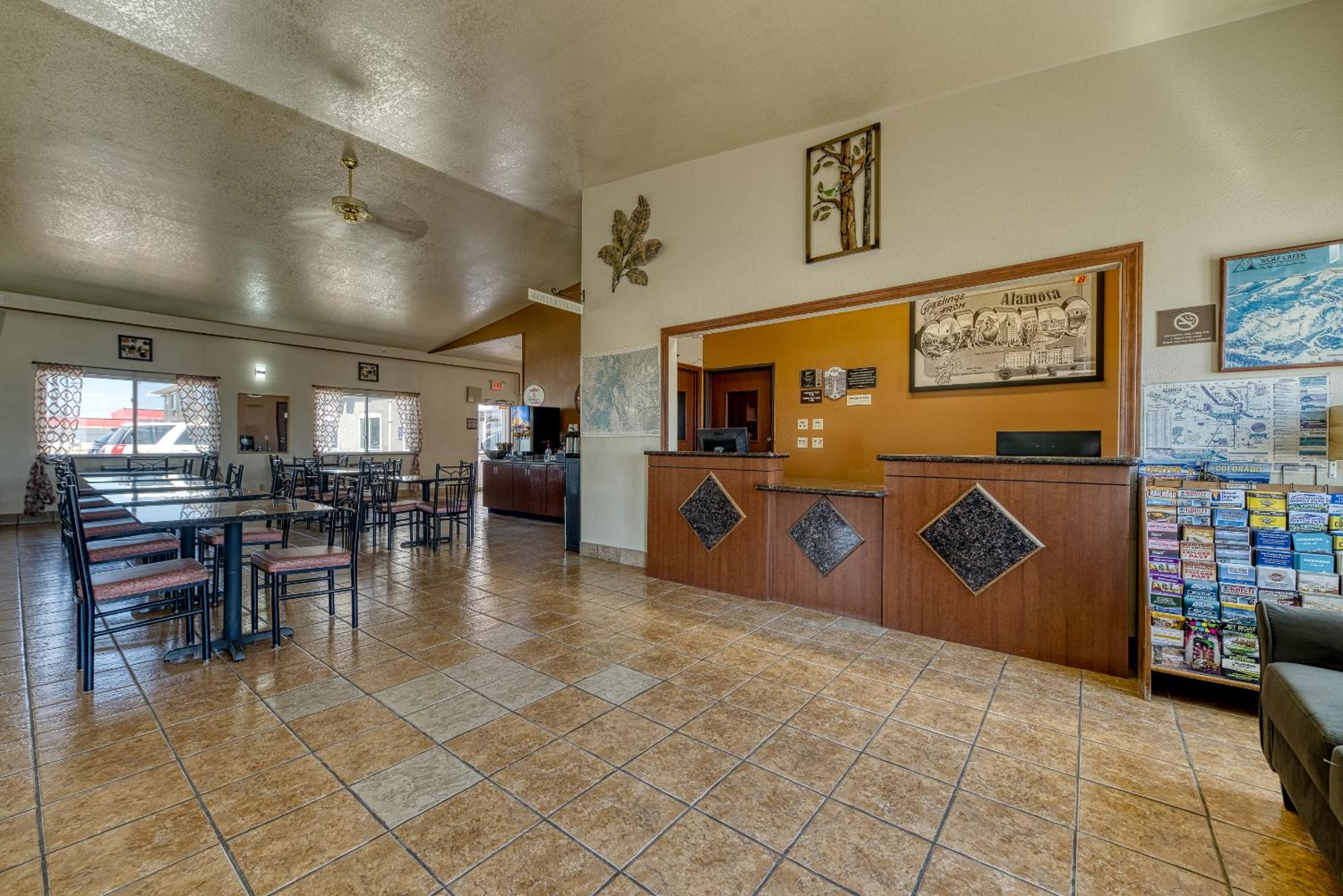 Super 8 by Wyndham Alamosa view 5