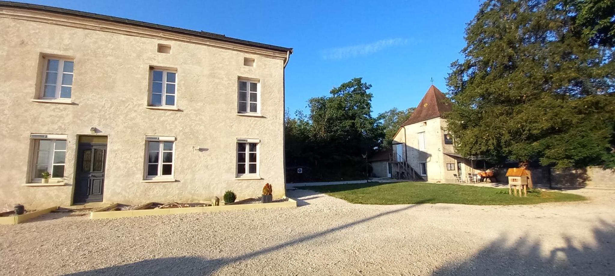 Suite privée indépendant dans ancien pigeonniet view 2