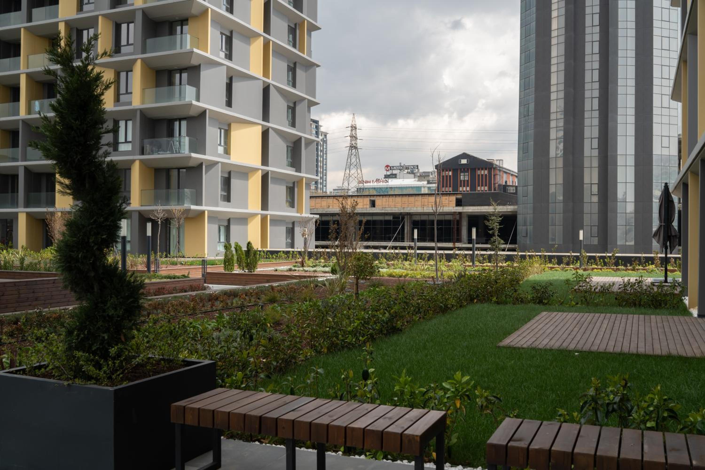 Modern City Getaway - Immerse Yourself In Luxury