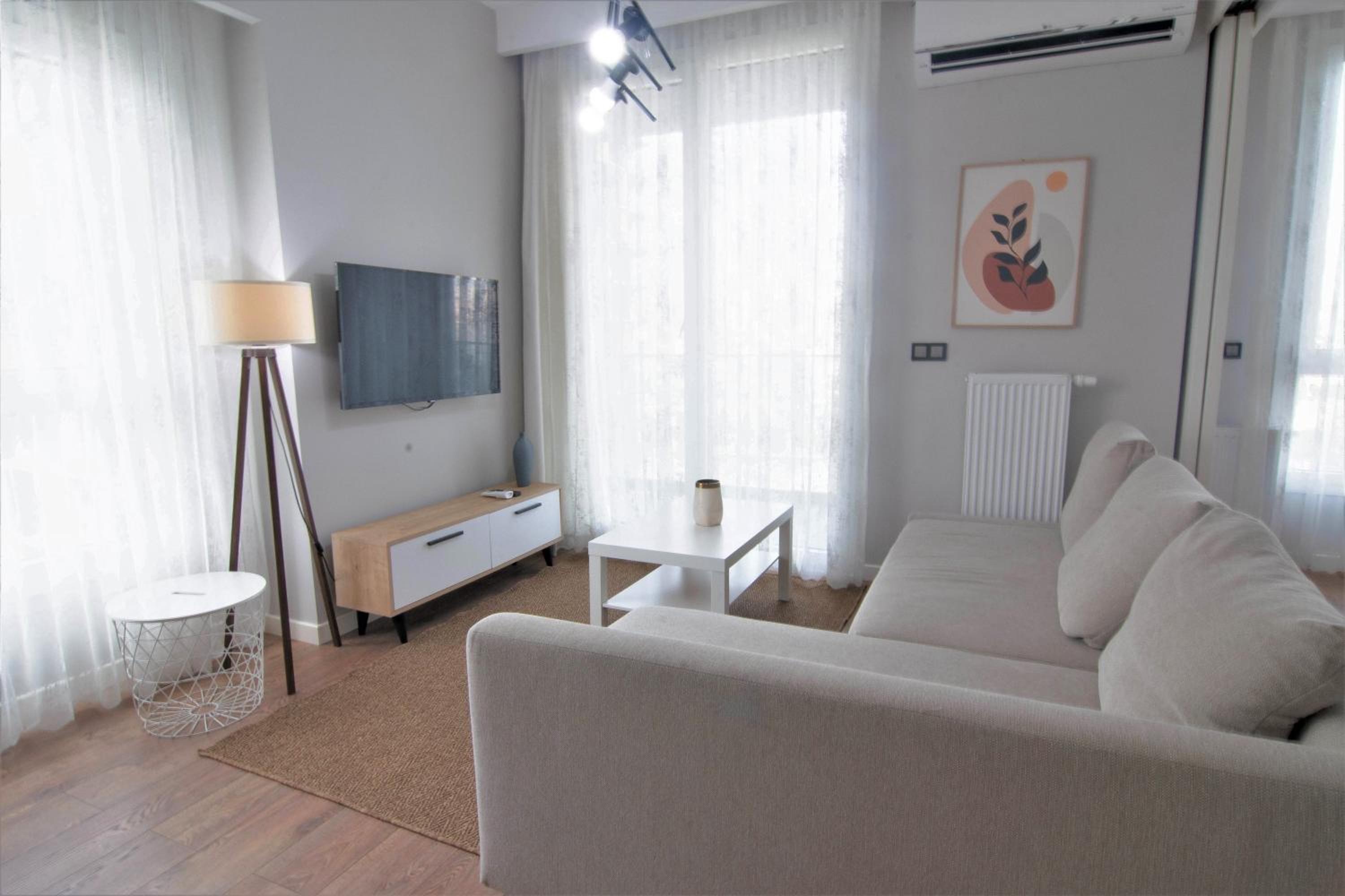 Modern City Getaway - Immerse Yourself In Luxury