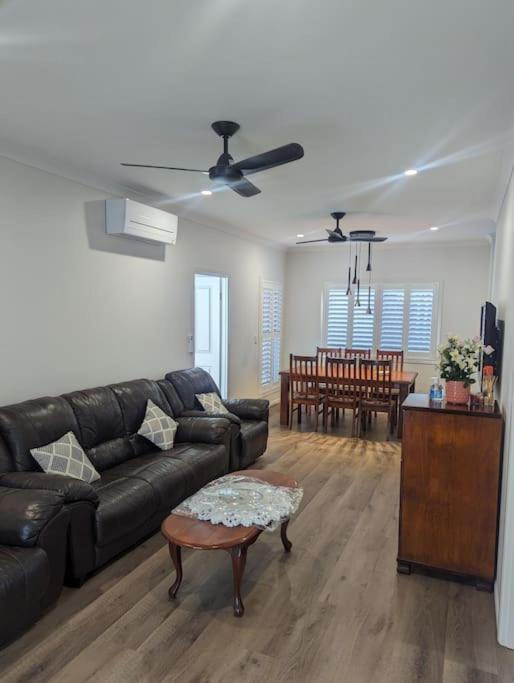 Entire House near Brisbane City 2Beds