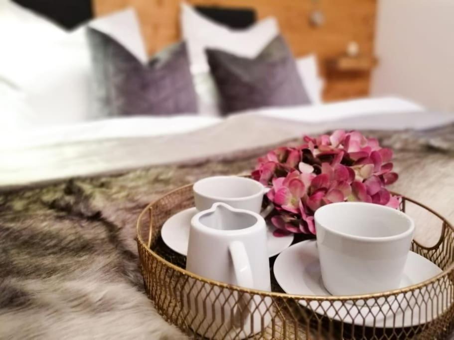 Hornblick Suite *NEW* Stylish 1BR + Netflix