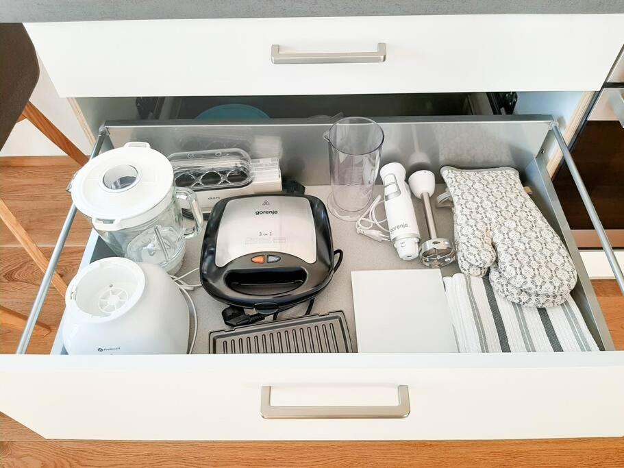 Hornblick Suite *NEW* Stylish 1BR + Netflix