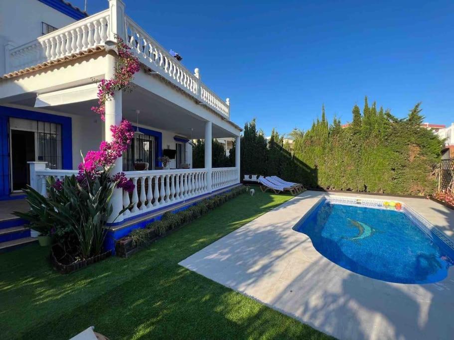 Chalet con piscina privada, parking y zona BBQ view 3