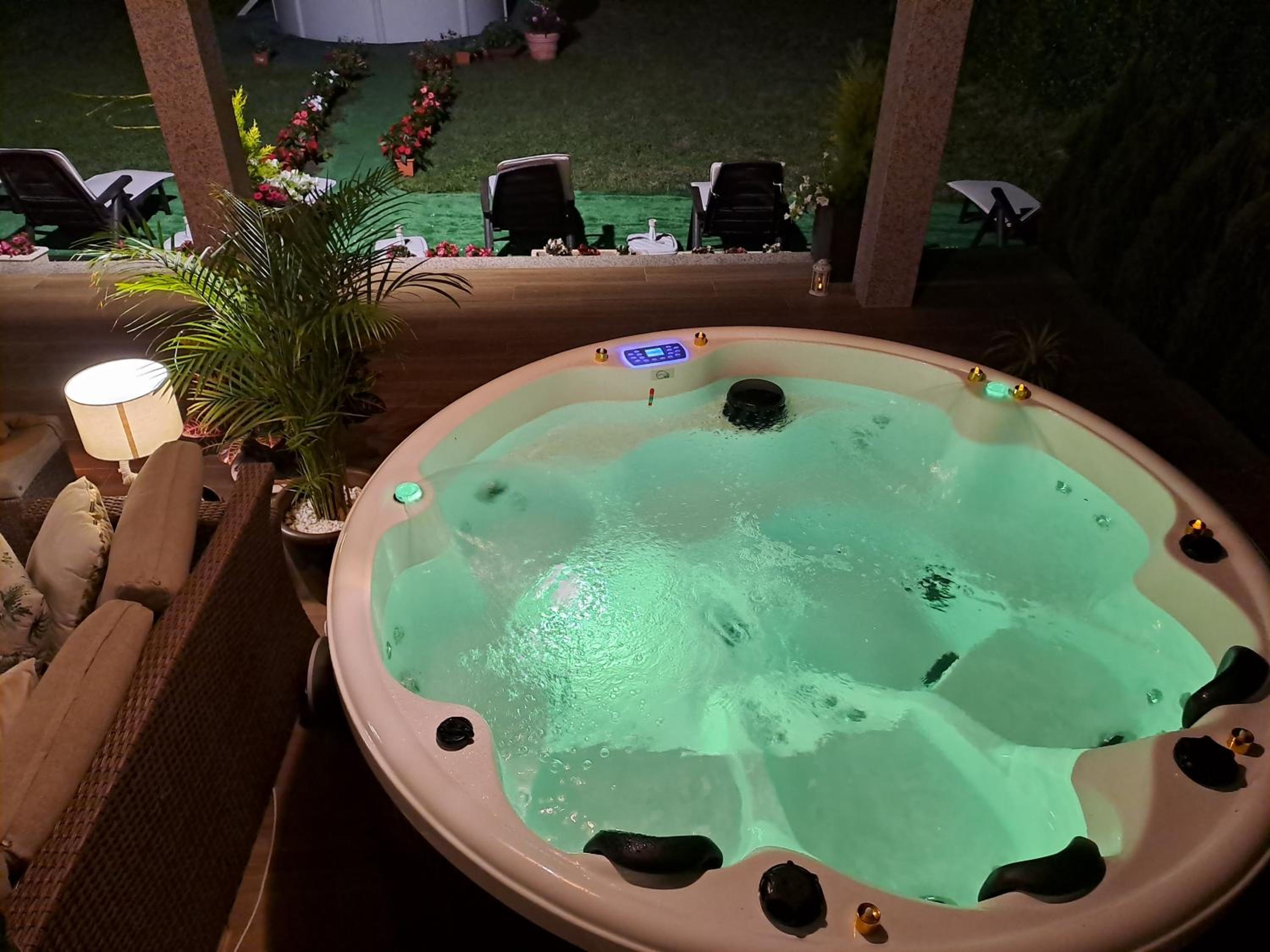 Casa Victoria garden con Jacuzzi y piscina
