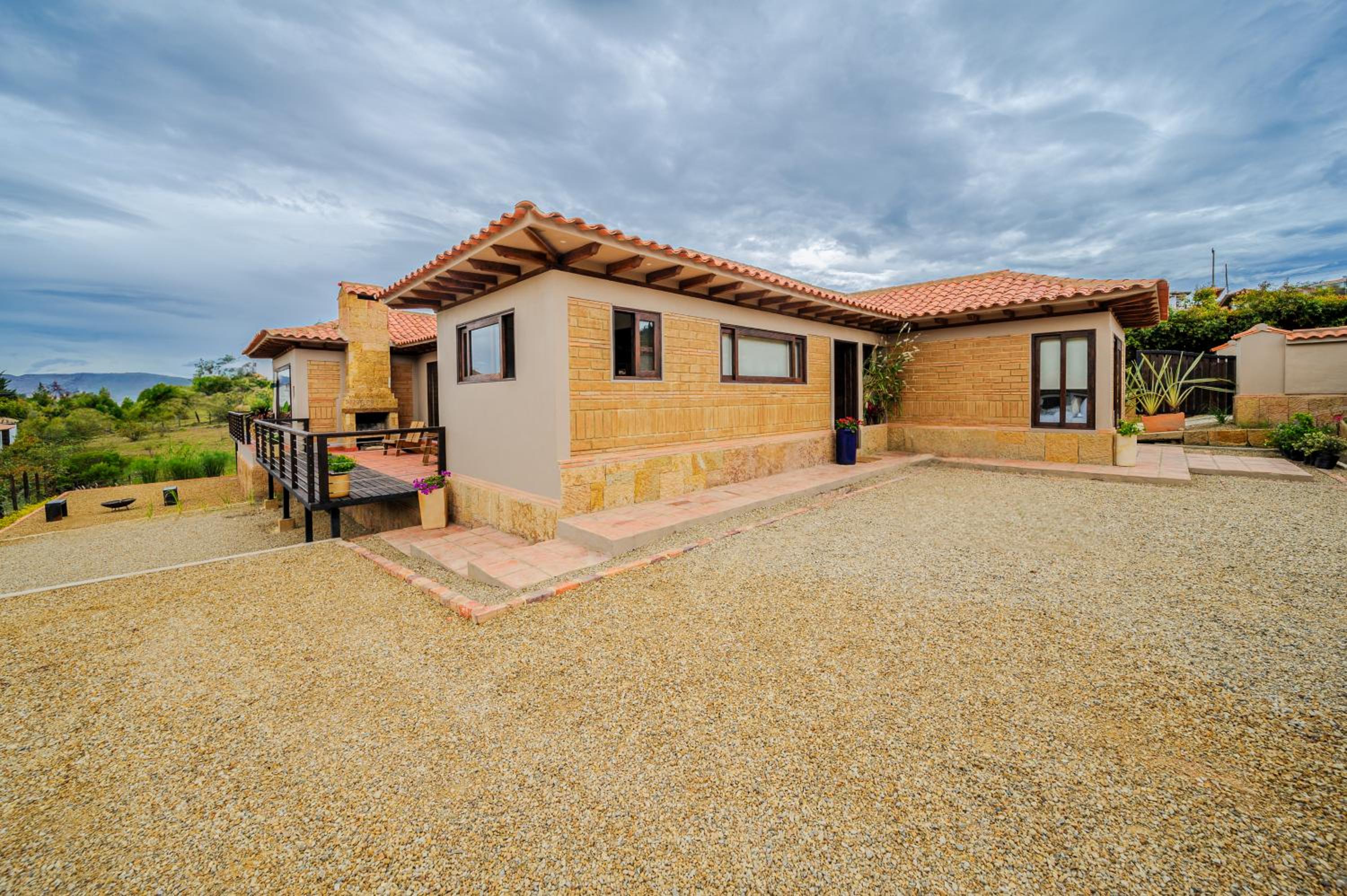 Casa Bugambilia