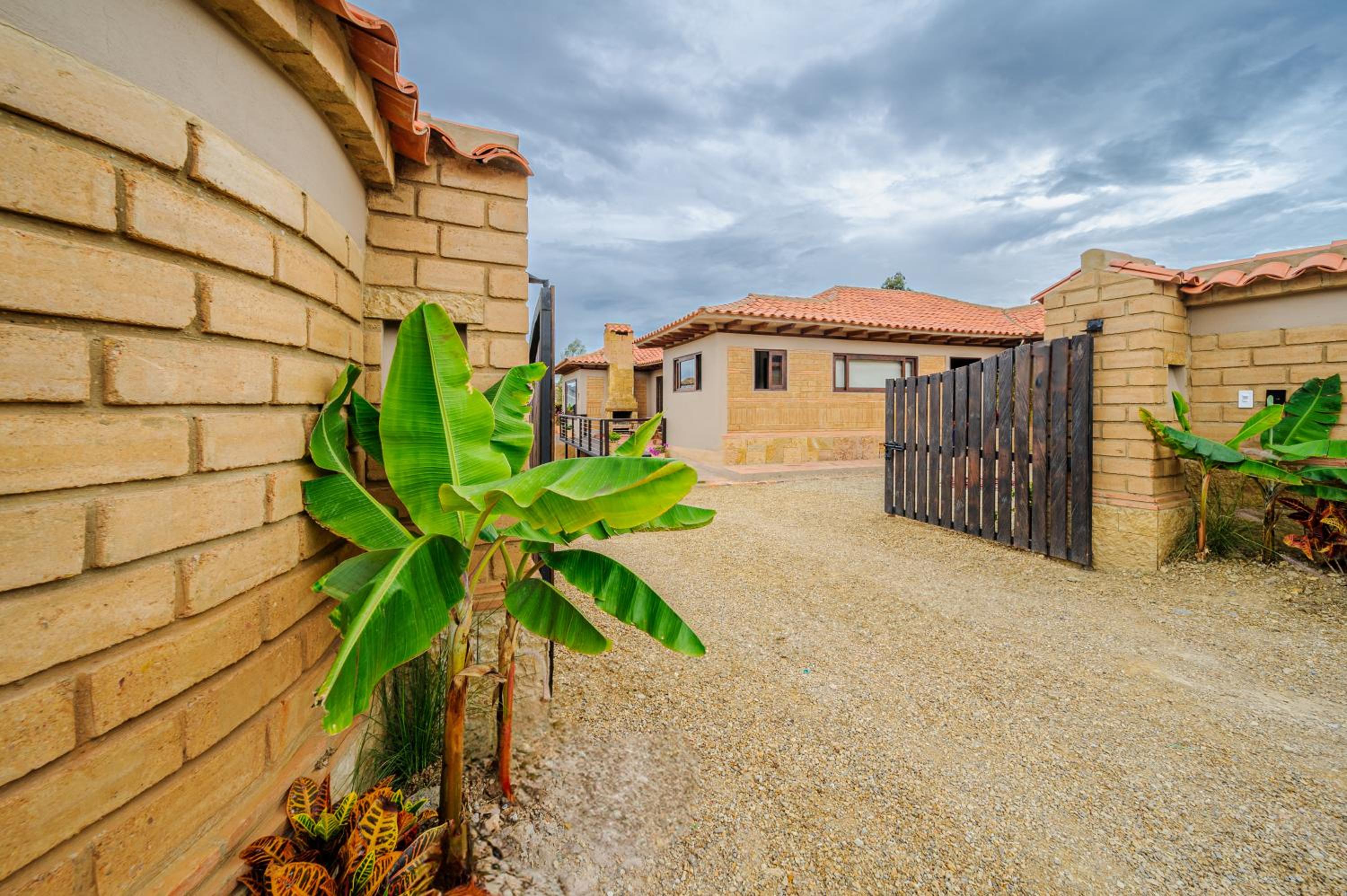 Casa Bugambilia