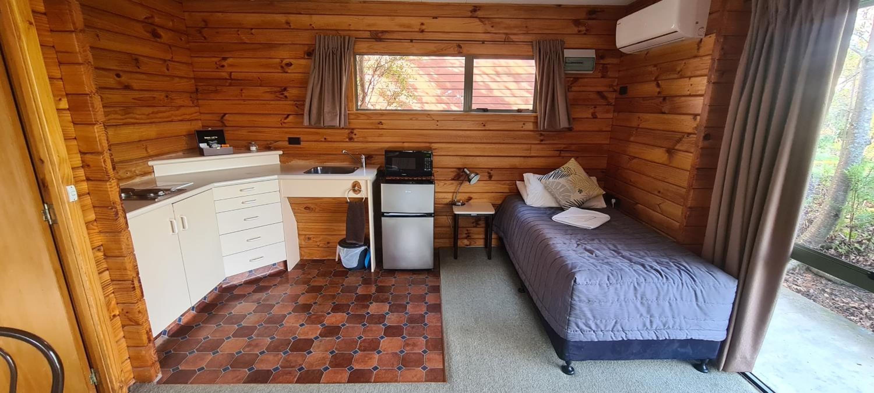 Forest Peak Motel