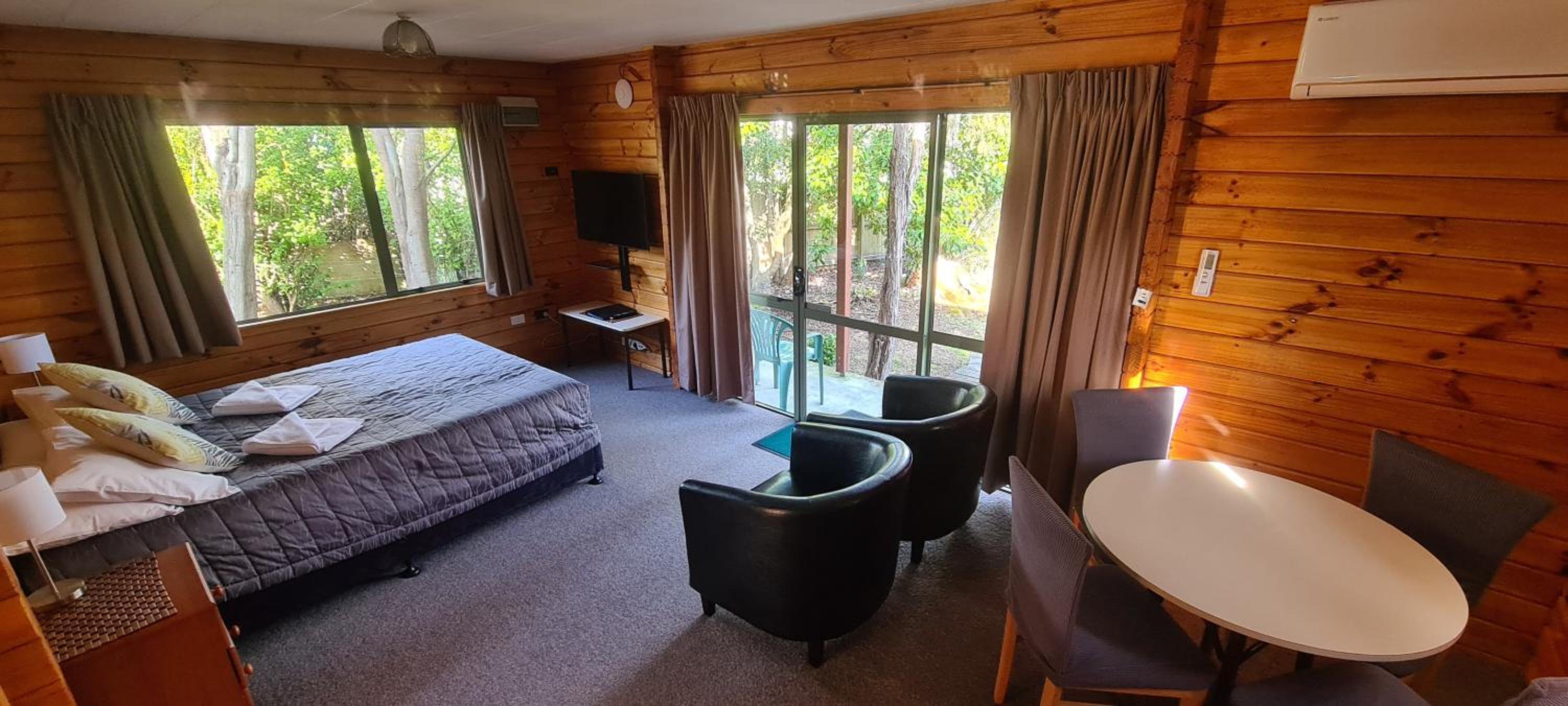Forest Peak Motel