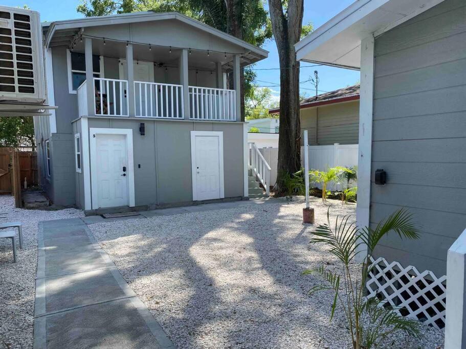 Chic Bungalow Apartment steps from Armature Works & Downtown Riverwalk view 3