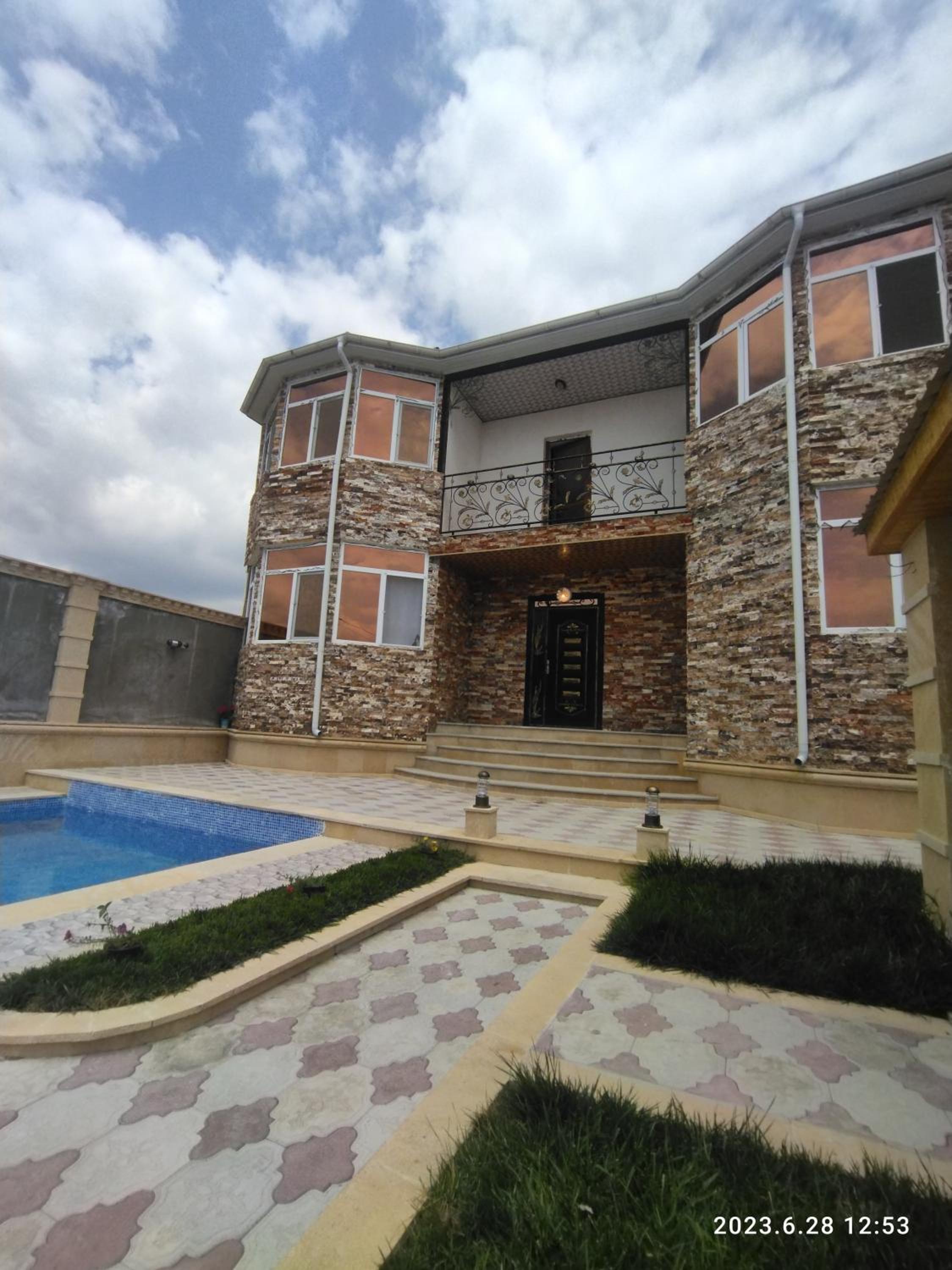 Golden Villa