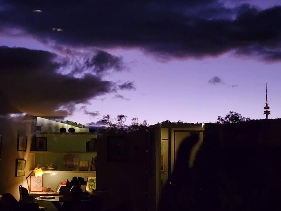 GREEN ROSE Quiet Spacious Lakeside Carpark Exceptional 70m2