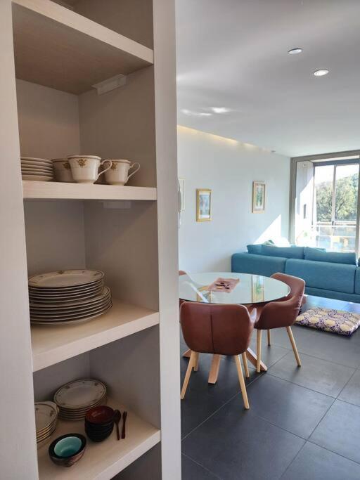 GREEN ROSE Quiet Spacious Lakeside Carpark Exceptional 70m2