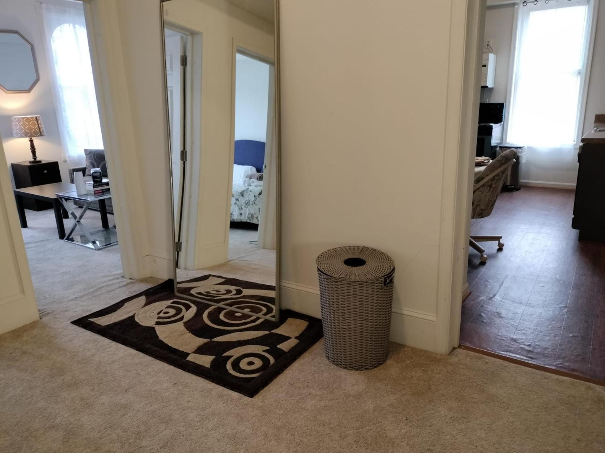 Gorgeous ,stylish and Beautiful Luxury Apartment with stuning Downtown View.Featuring American and French style view 5