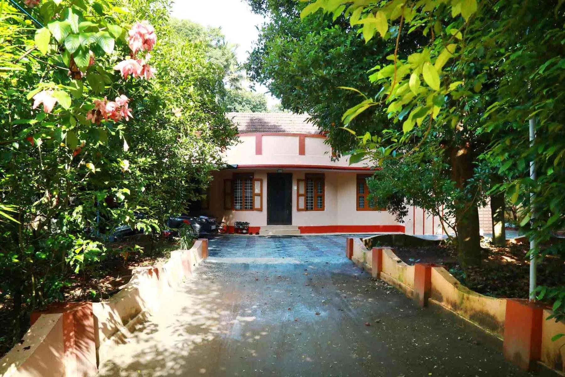 Back Packers Cochin Villa view 3