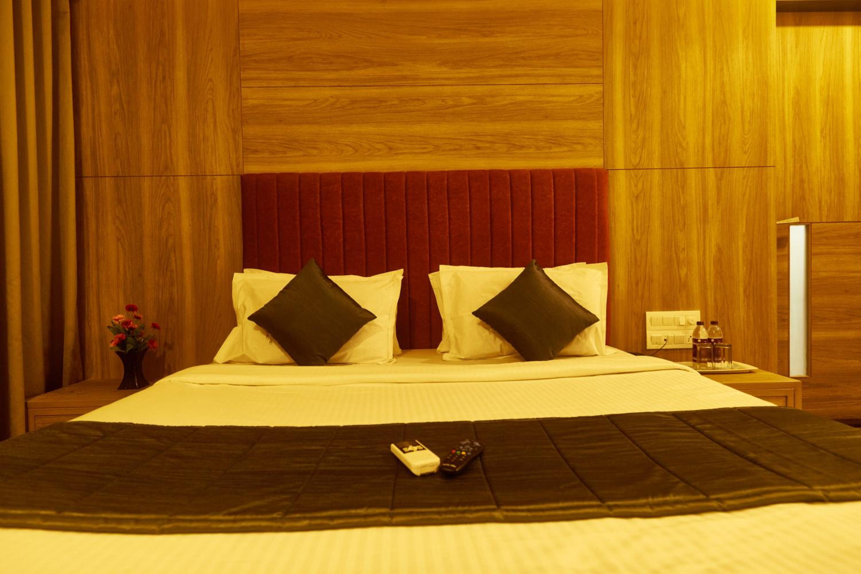 Shirdi Vacations - Hotel Anand Heritage - Property Image 3