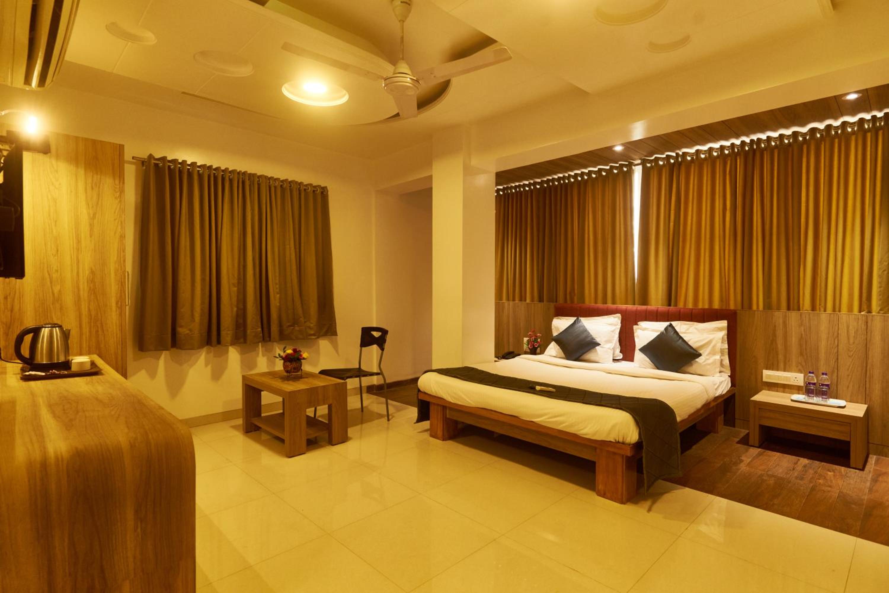 Shirdi Vacations - Hotel Anand Heritage - Property Image 2